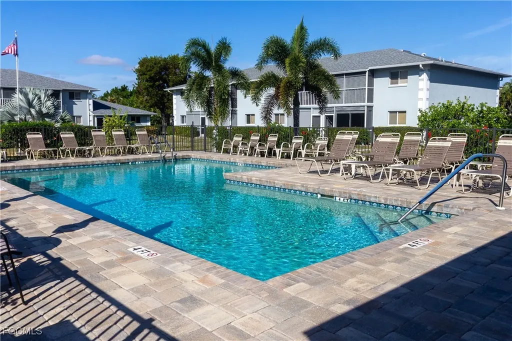 8200 Summerlin Village Circle Fort Myers FL 33919