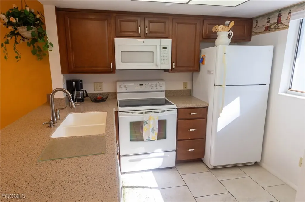 8200 Summerlin Village Circle Fort Myers FL 33919
