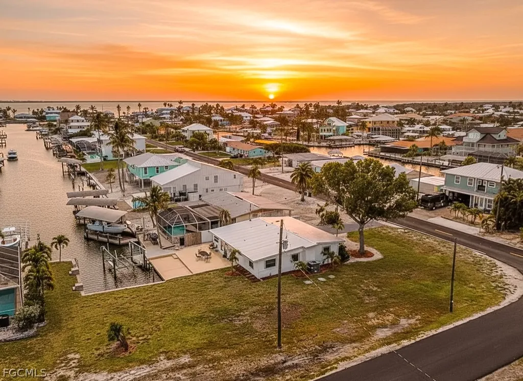 ST. James City FL, 2390 Oleander Street