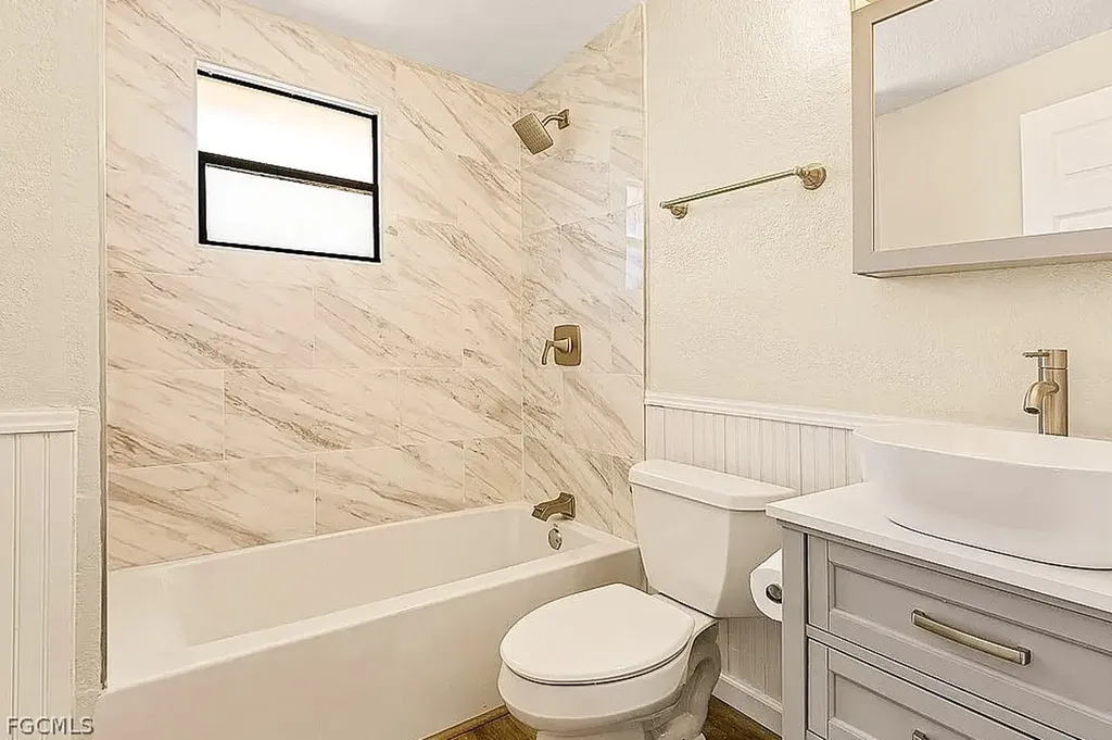 2390 Oleander Street St. James City FL 33956