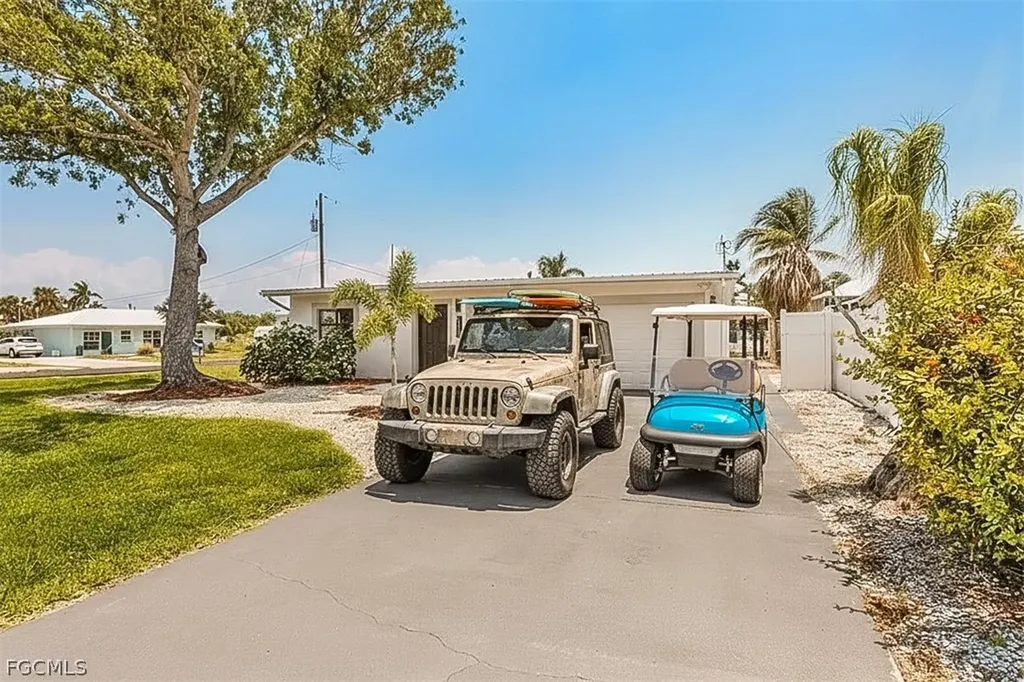 2390 Oleander Street St. James City FL 33956