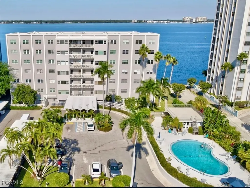 1900 Clifford Street Fort Myers FL 33901