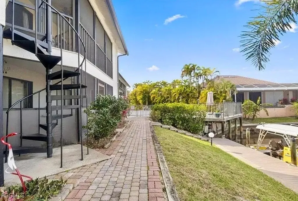 1521 SW 47th Terrace Cape Coral FL 33914