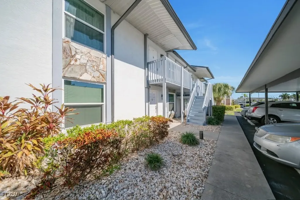 1521 SW 47th Terrace Cape Coral FL 33914