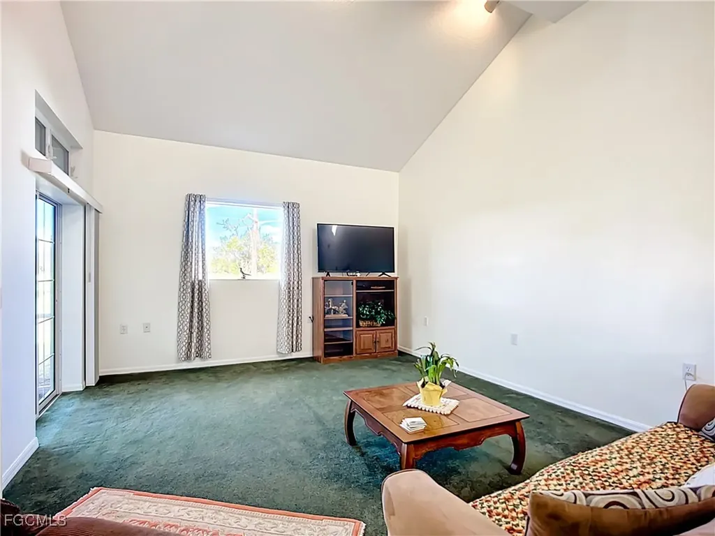 4353 Hidden River Road Sarasota FL 34240