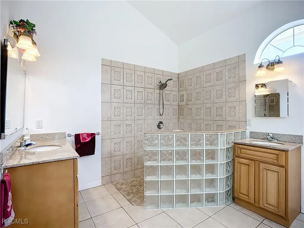 4353 Hidden River Road Sarasota FL 34240