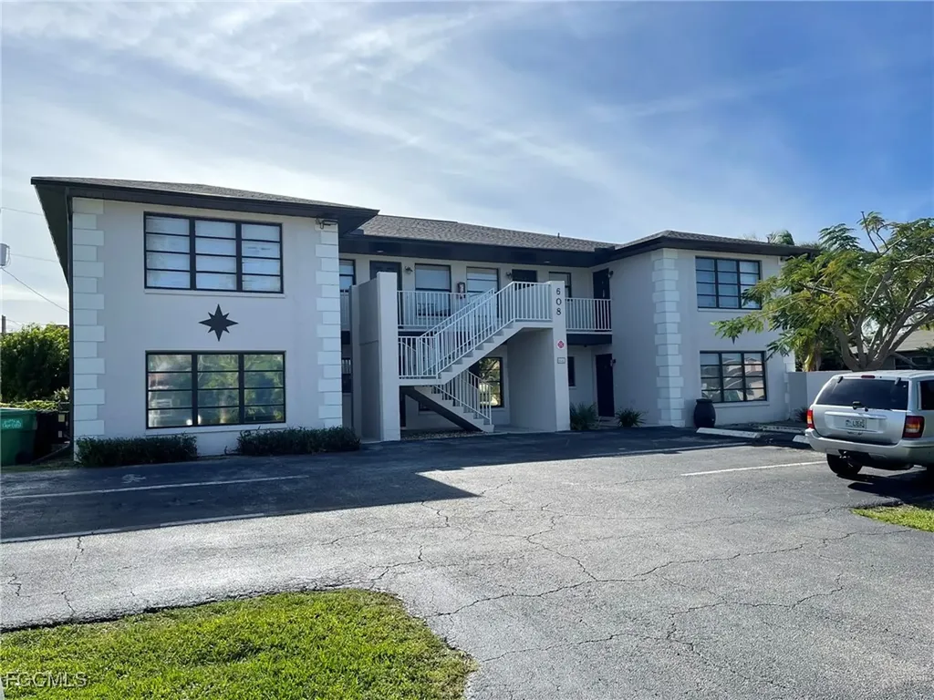 608 SE 46th Lane Cape Coral FL 33904