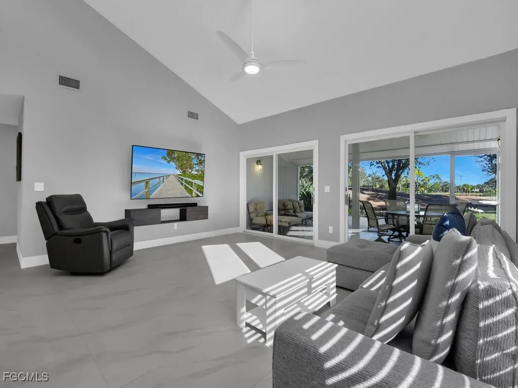 15573 Lockmaben Avenue Fort Myers FL 33912