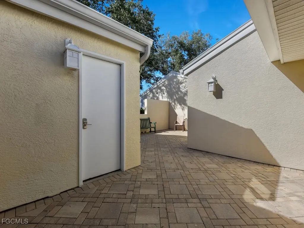 15573 Lockmaben Avenue Fort Myers FL 33912