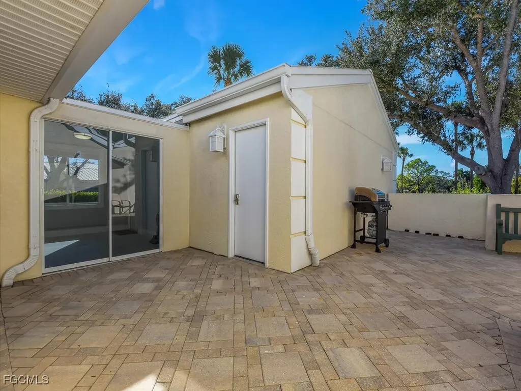 15573 Lockmaben Avenue Fort Myers FL 33912