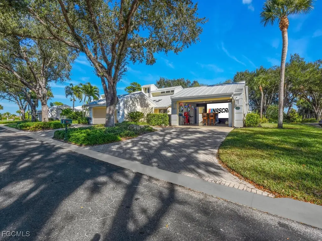 15573 Lockmaben Avenue Fort Myers FL 33912