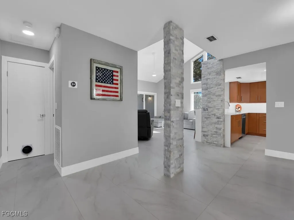 15573 Lockmaben Avenue Fort Myers FL 33912