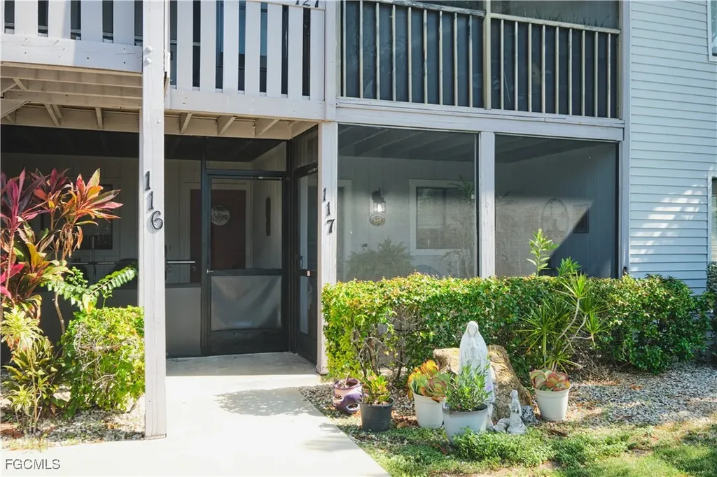 1051 Palm Avenue North Fort Myers FL 33903