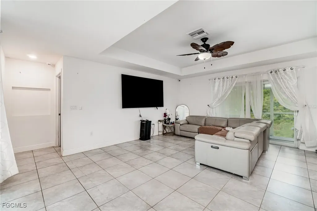 2501 E 17th Street Lehigh Acres FL 33972