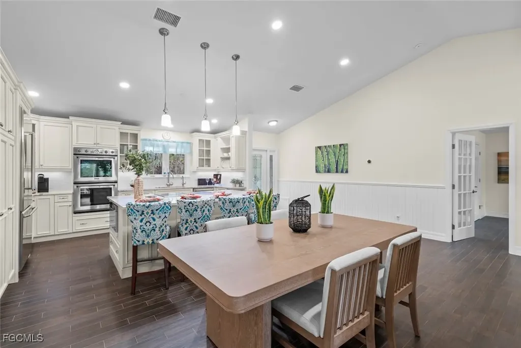 2596 Roosevelt Place Sanibel FL 33957