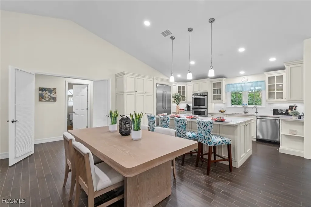 2596 Roosevelt Place Sanibel FL 33957