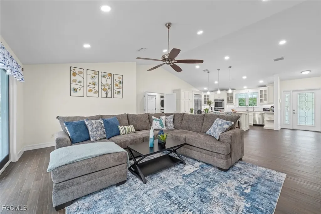 2596 Roosevelt Place Sanibel FL 33957