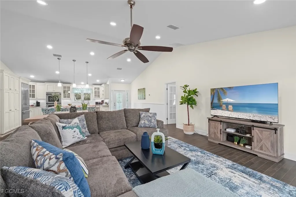 2596 Roosevelt Place Sanibel FL 33957