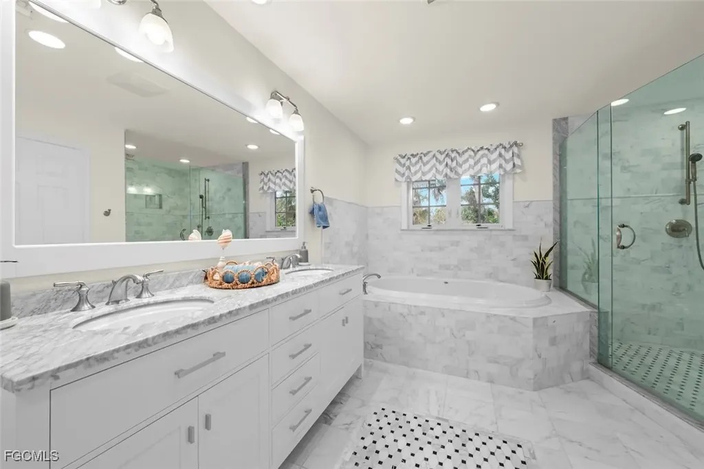 2596 Roosevelt Place Sanibel FL 33957