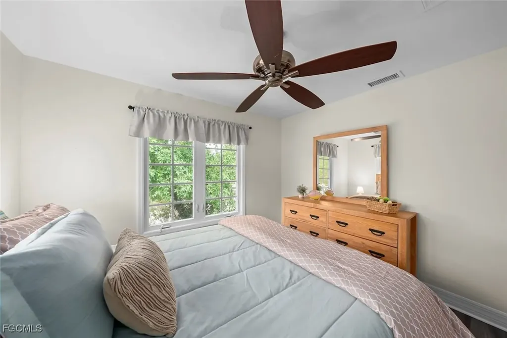 2596 Roosevelt Place Sanibel FL 33957