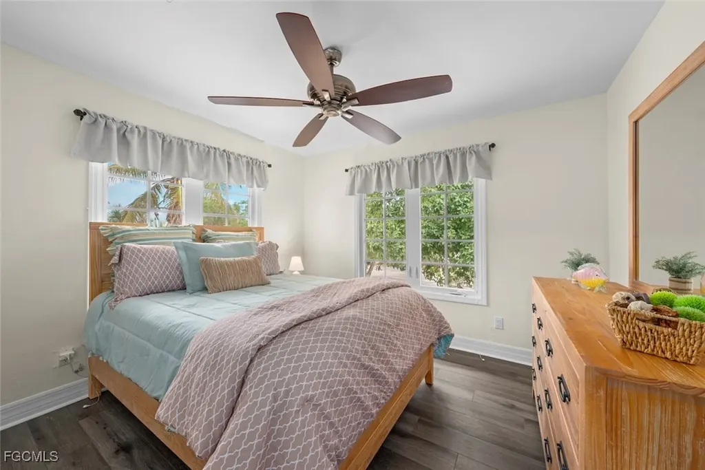 2596 Roosevelt Place Sanibel FL 33957