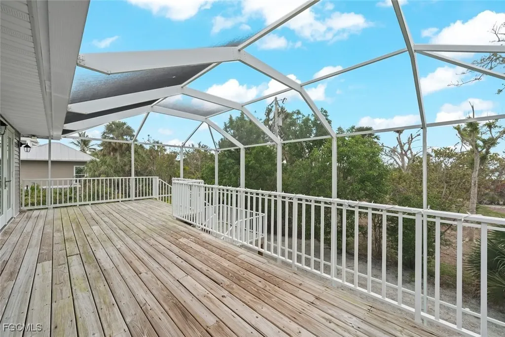 2596 Roosevelt Place Sanibel FL 33957