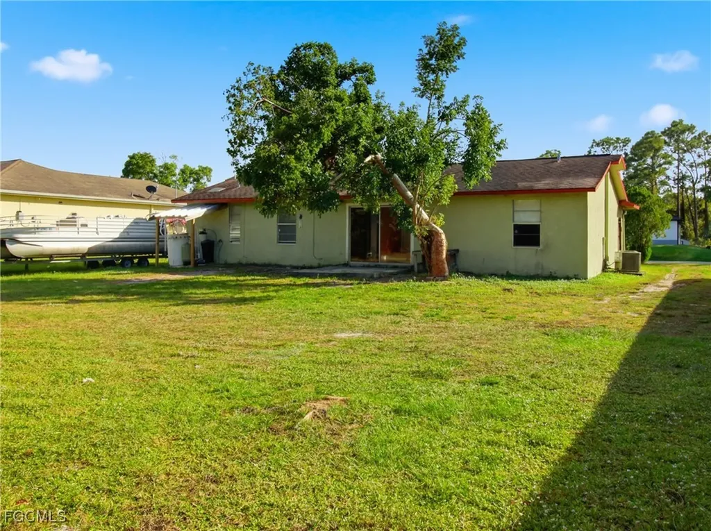 2802 2nd Street SW Lehigh Acres FL 33976