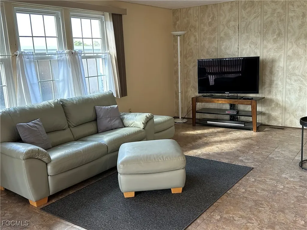 7 Elder Street Alva FL 33920