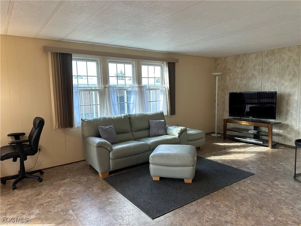 7 Elder Street Alva FL 33920