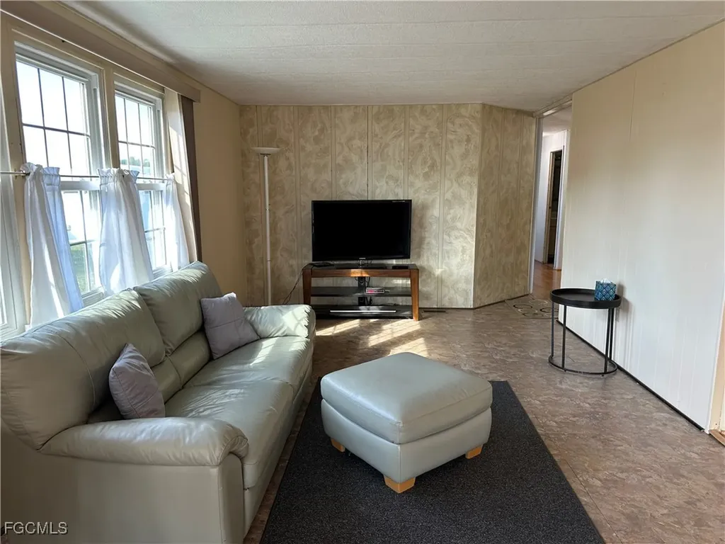 7 Elder Street Alva FL 33920