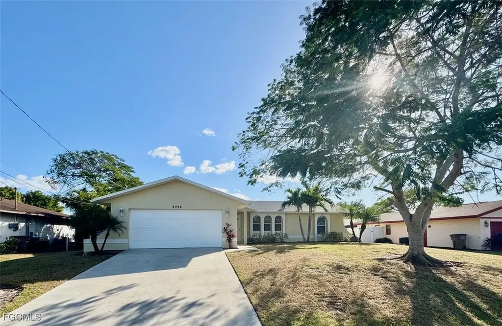2306 NE 5th Terrace Cape Coral FL 33909