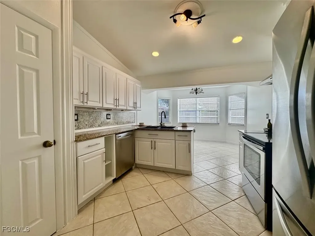 2306 NE 5th Terrace Cape Coral FL 33909