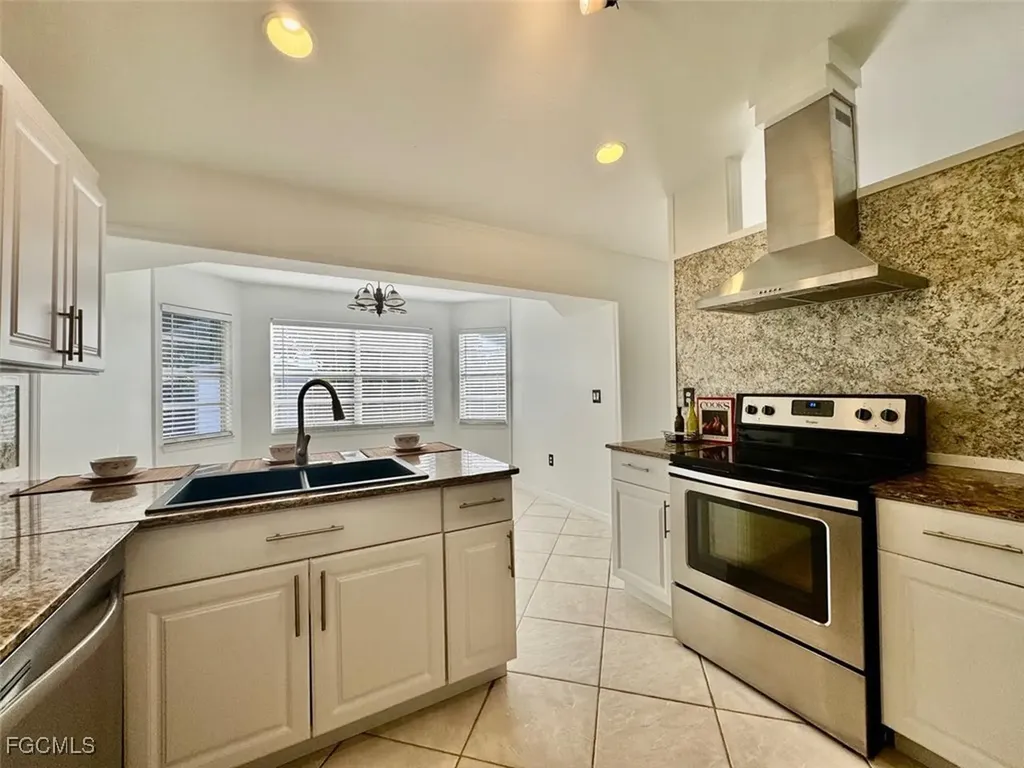 2306 NE 5th Terrace Cape Coral FL 33909