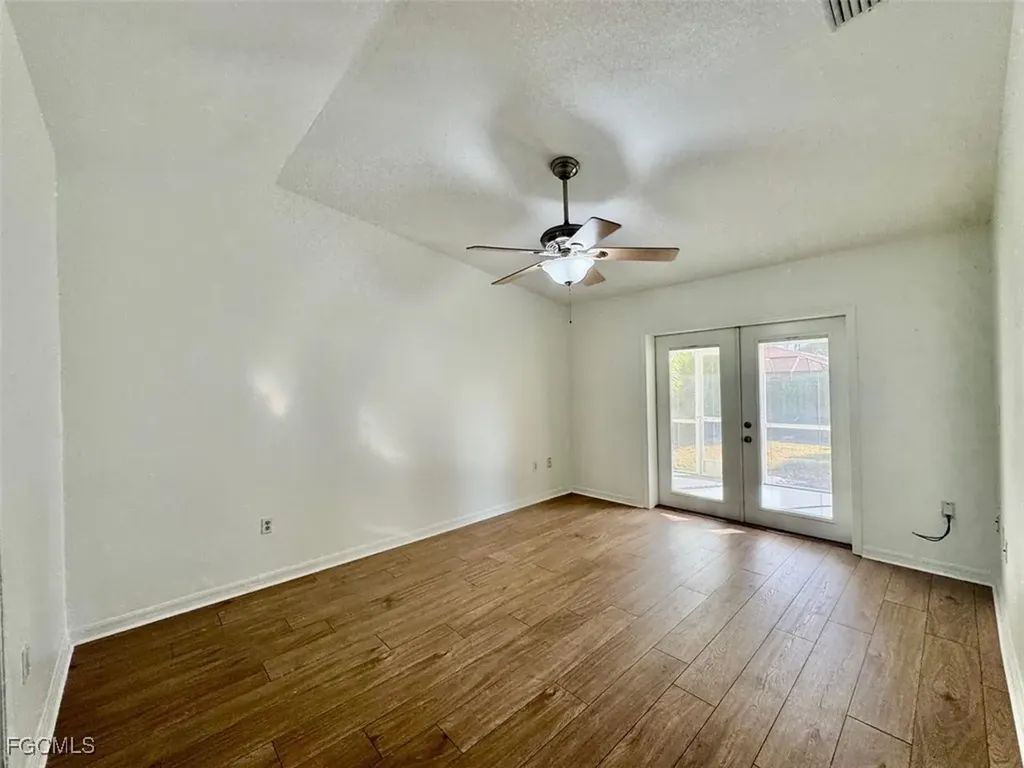 2306 NE 5th Terrace Cape Coral FL 33909