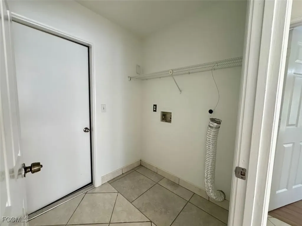 2306 NE 5th Terrace Cape Coral FL 33909