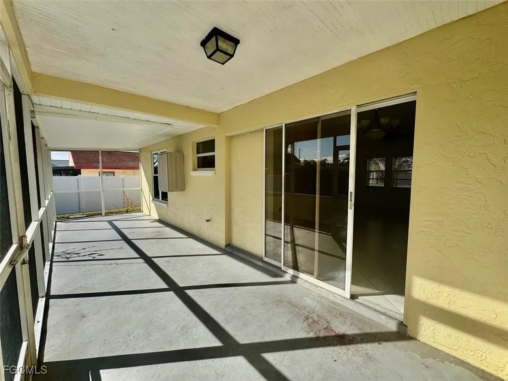 2306 NE 5th Terrace Cape Coral FL 33909