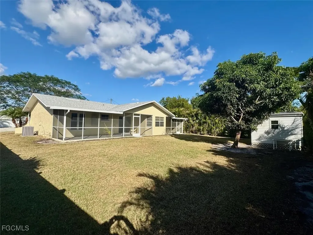 2306 NE 5th Terrace Cape Coral FL 33909