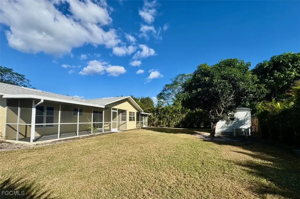 2306 NE 5th Terrace Cape Coral FL 33909