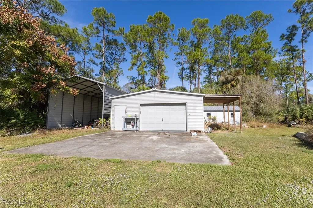 1198 Silver Fox Lane Labelle FL 33935