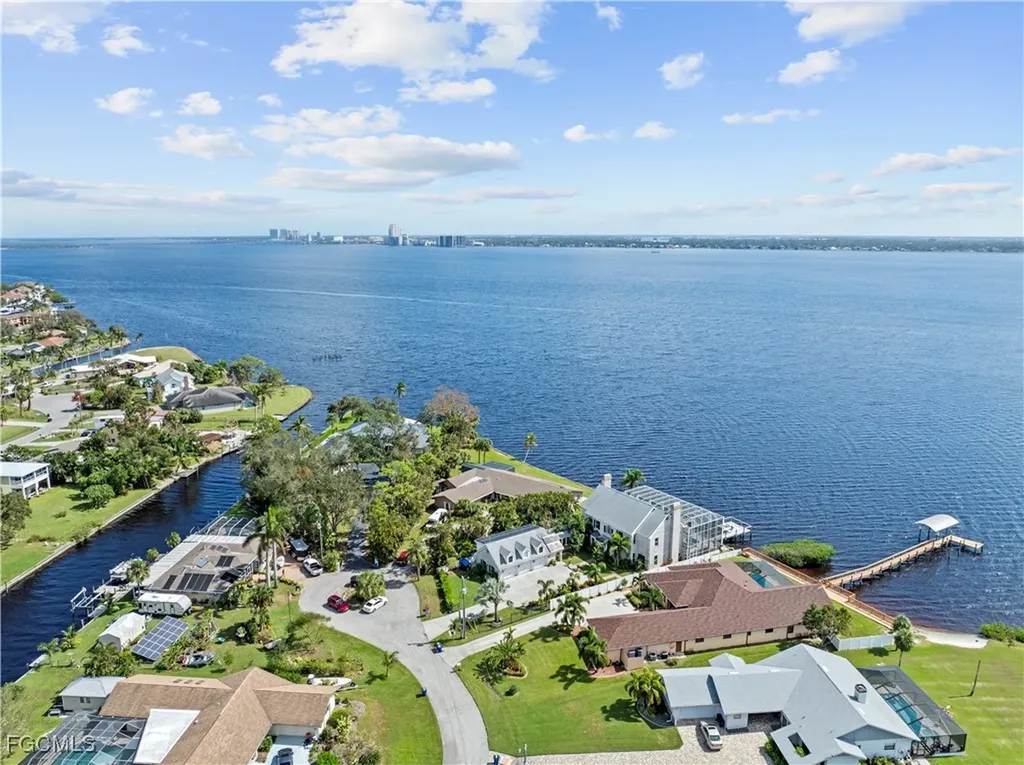 1807 Coral Circle North Fort Myers FL 33903
