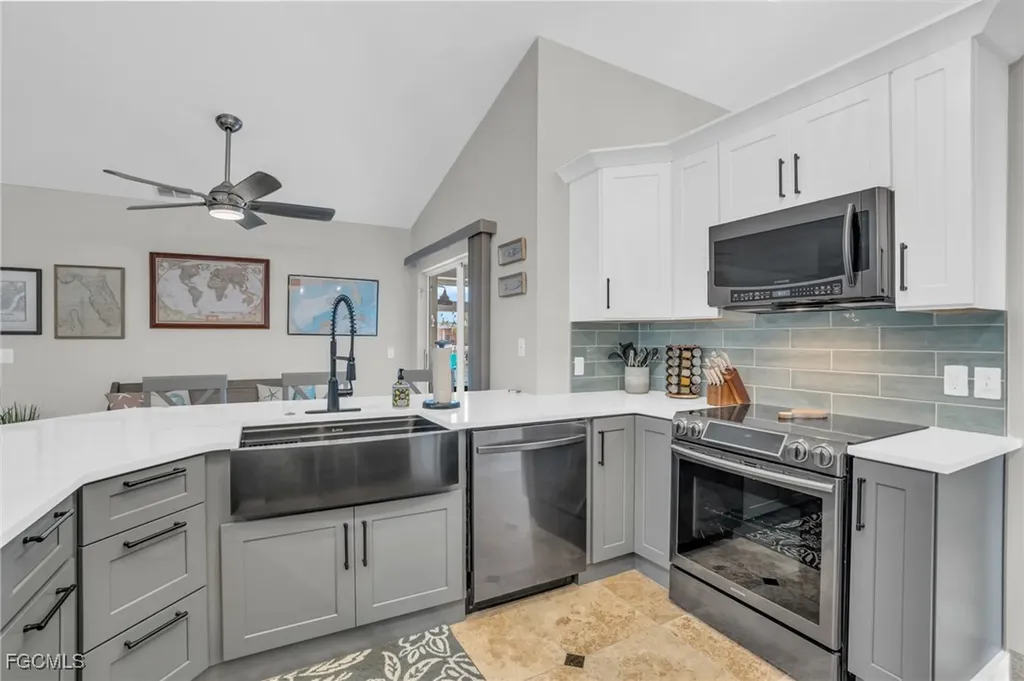 4122 SW 23rd Place Cape Coral FL 33914