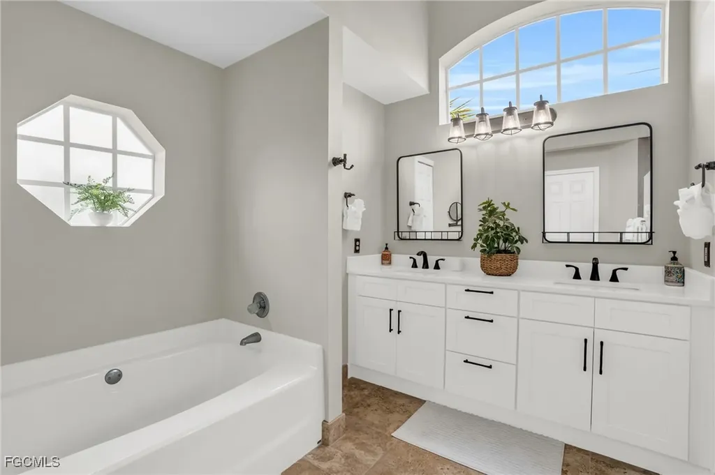 4122 SW 23rd Place Cape Coral FL 33914