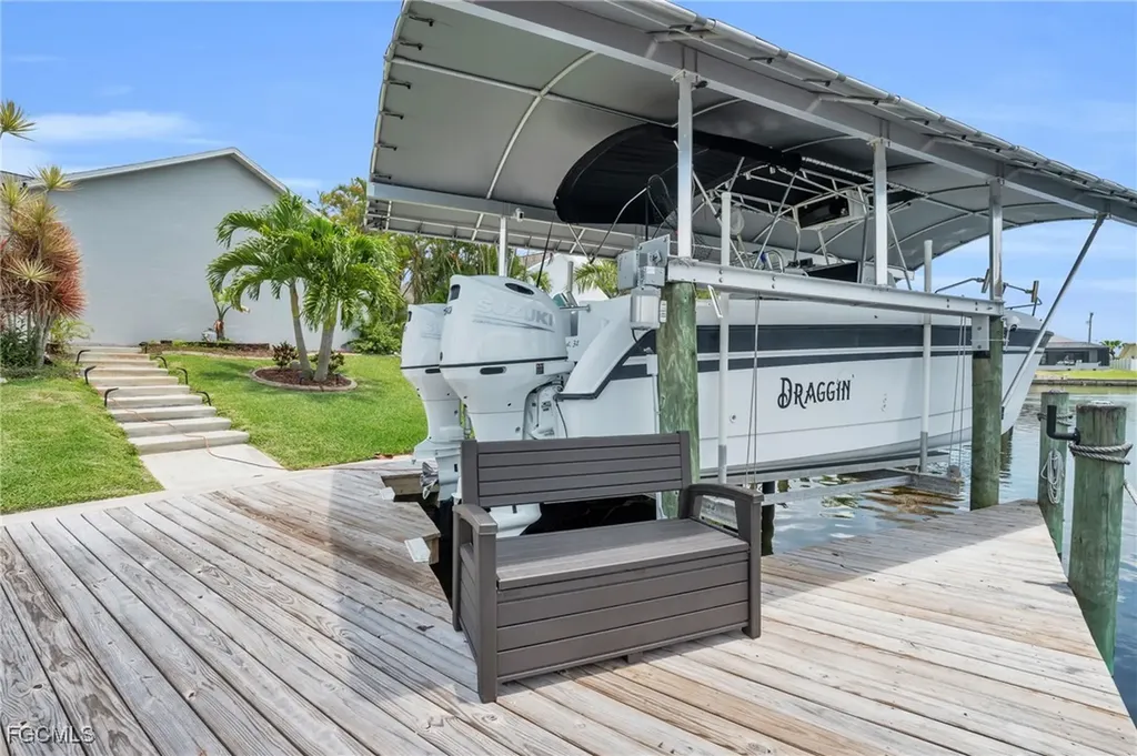 4122 SW 23rd Place Cape Coral FL 33914