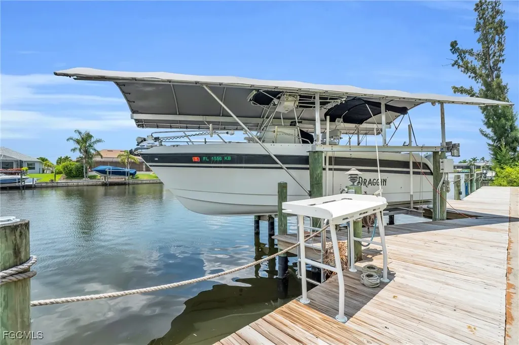 4122 SW 23rd Place Cape Coral FL 33914