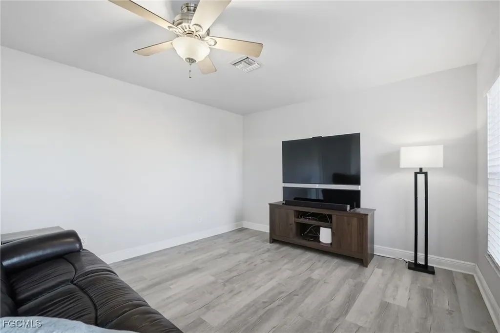 2311 SW 4th Court Cape Coral FL 33991