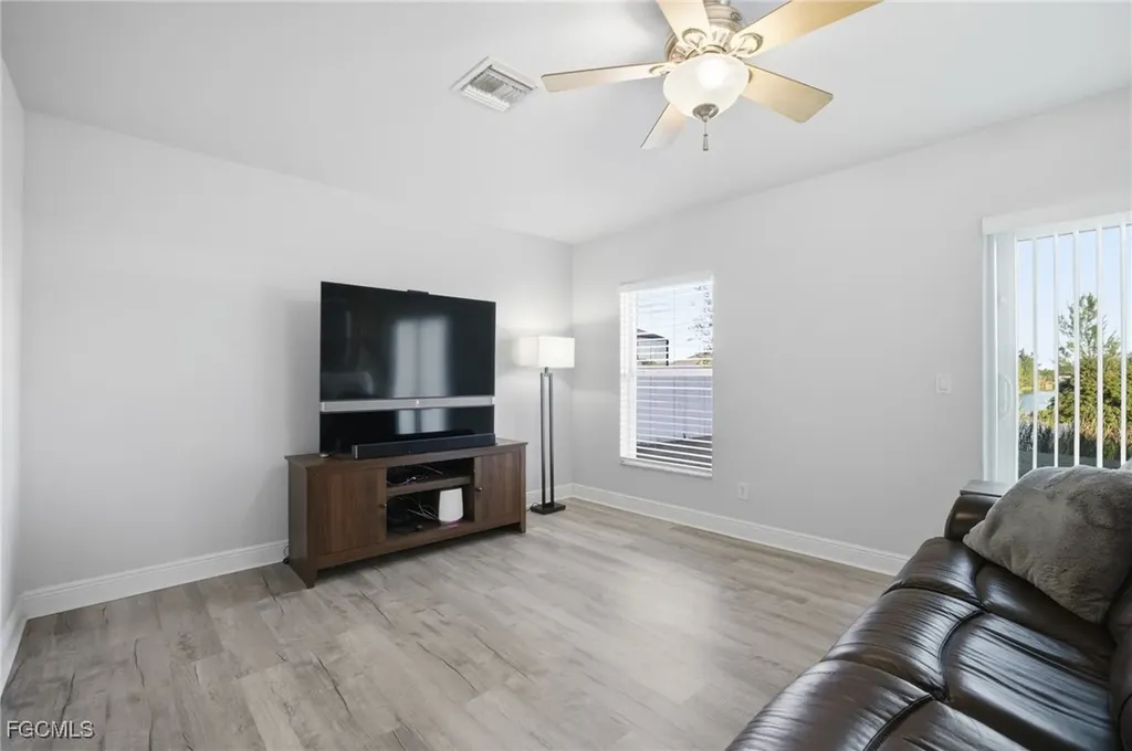 2311 SW 4th Court Cape Coral FL 33991
