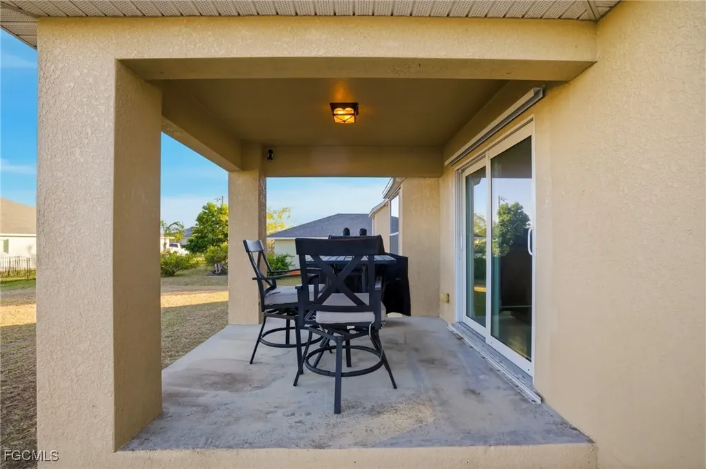2311 SW 4th Court Cape Coral FL 33991