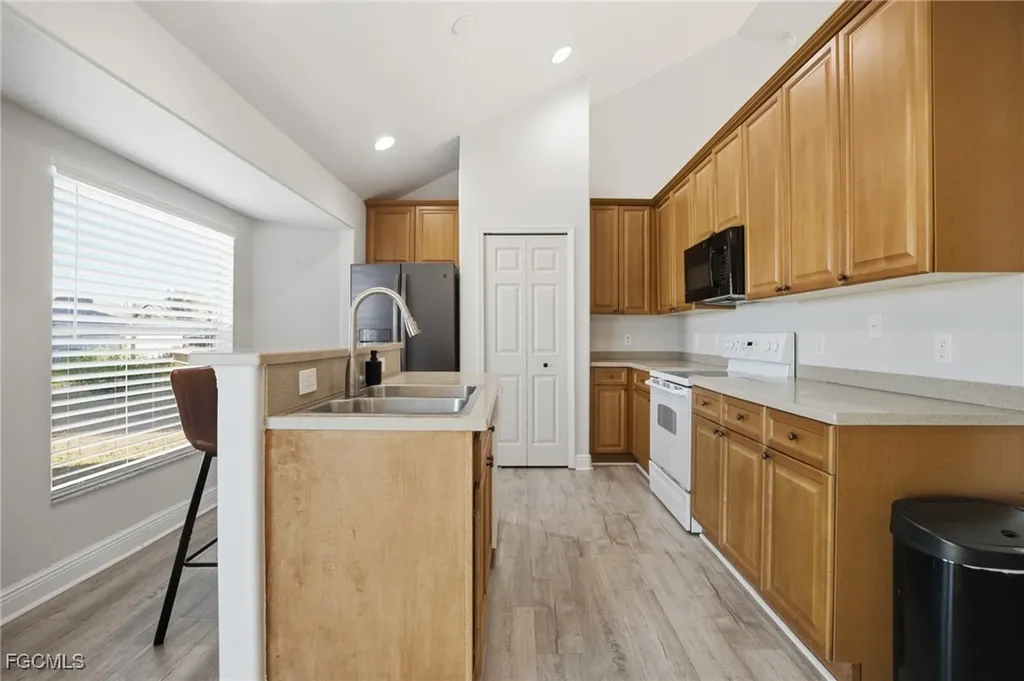 2311 SW 4th Court Cape Coral FL 33991
