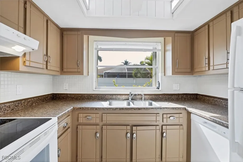 122 SE 41st Terrace Cape Coral FL 33904