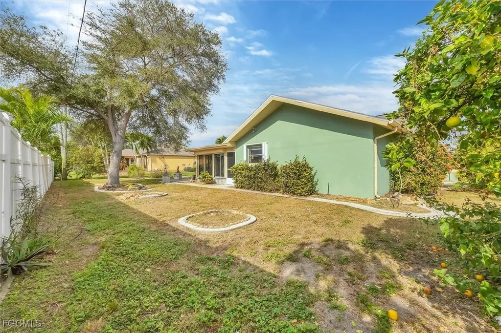 122 SE 41st Terrace Cape Coral FL 33904